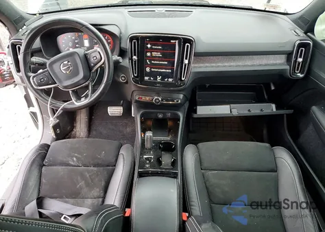 2020 Volvo Xc40 T5 R-Design z USA, uszkodzony, nr VIN YV4162UMXL2202734